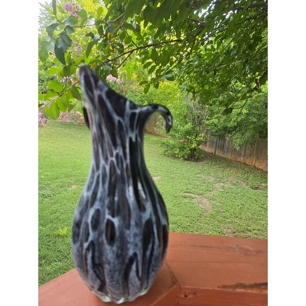 Hand-Blown Black & White Murano Art Glass Vase‎ - Elegant Curved Iris Design